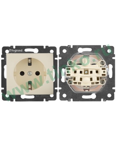 Розетка Valena 2К+3 с защитными шторками, на винтах 16А 250В, слоновая кость (774321). Розетка. LegranD в Новом Уренгое